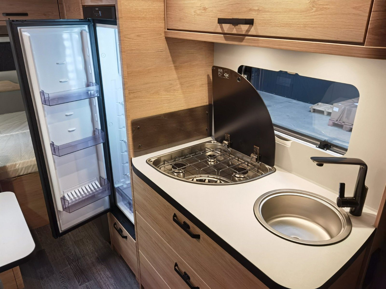 Причіп дача Weinsberg CARAONE 480 QDK / - 2026 - / ETAGENBETTEN: фото 16 Причіп дача Weinsberg CARAONE 480 QDK / - 2026 - / ETAGENBETTEN: фото 16