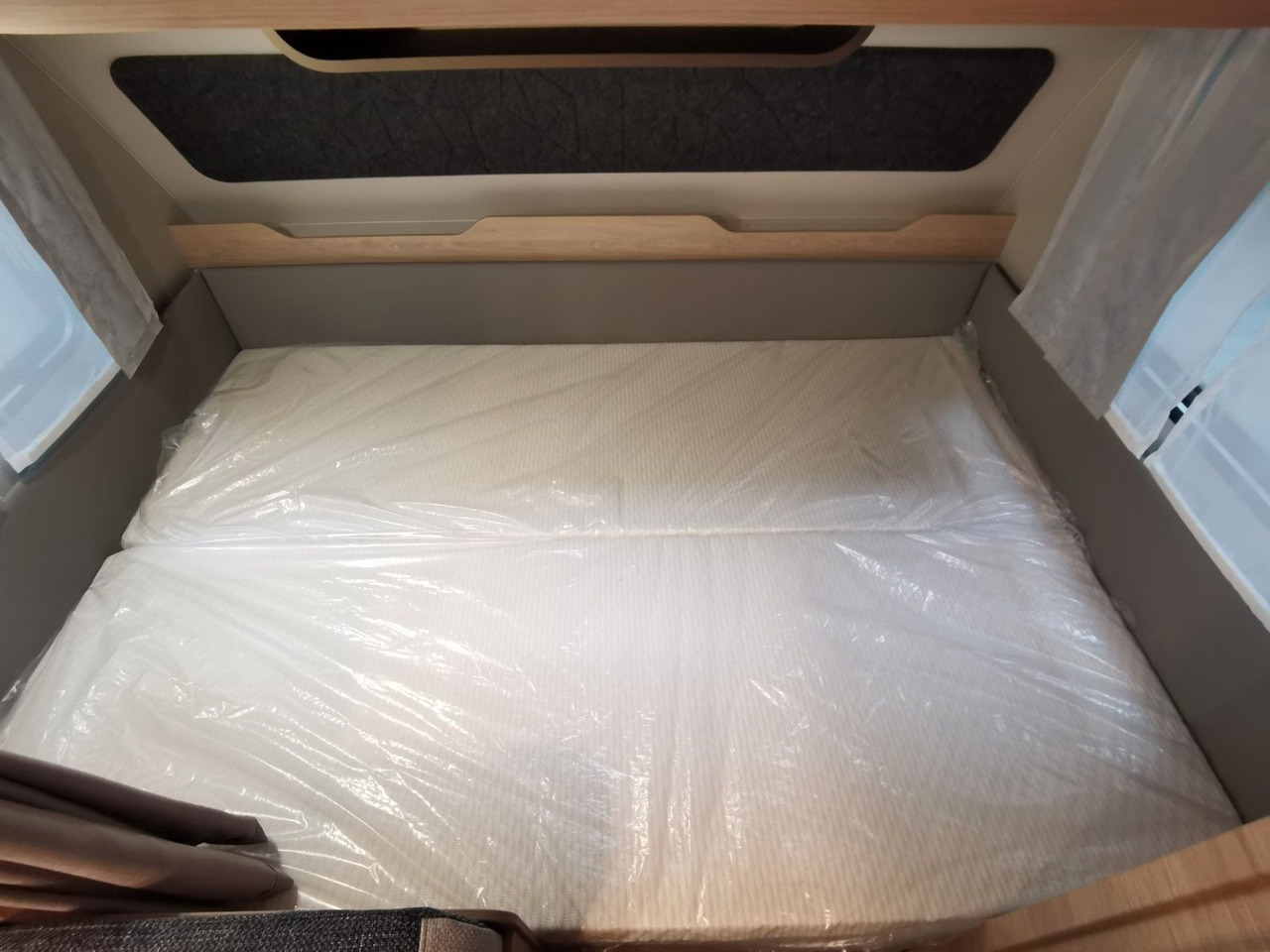 Причіп дача Weinsberg CARAONE 480 QDK / - 2026 - / ETAGENBETTEN: фото 19 Причіп дача Weinsberg CARAONE 480 QDK / - 2026 - / ETAGENBETTEN: фото 19