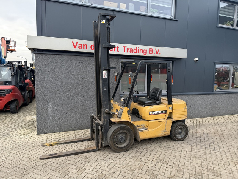 Caterpillar FD30 - Дизельний навантажувач: фото 3 Caterpillar FD30 - Дизельний навантажувач: фото 3