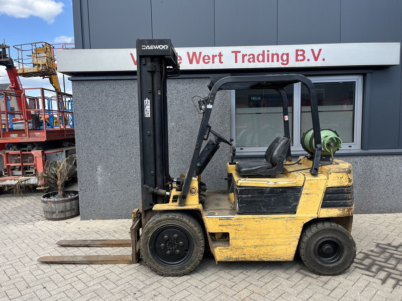 Daewoo G25S-2 triplo550 freelift 3e functie LPG - Газовий навантажувач: фото 1 Daewoo G25S-2 triplo550 freelift 3e functie LPG - Газовий навантажувач: фото 1