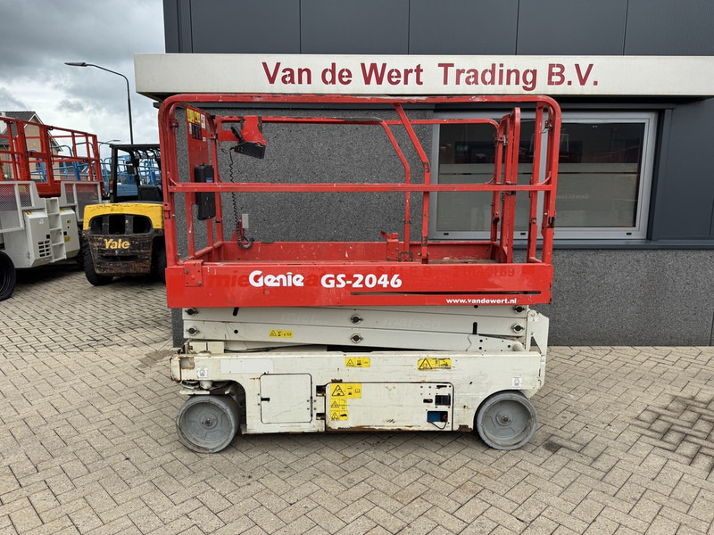 Ножичний підйомник Genie Genie GS2046 schaarlift schaar hoogwerker 2012 uur 8mtr werkhoogte: фото 1