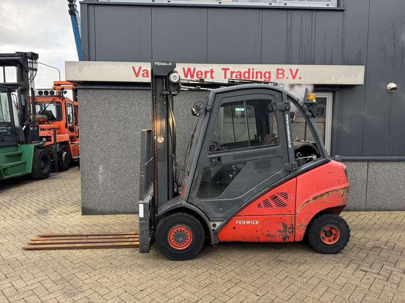 Linde H30T-01 Duplo 365 Sideshift / Vorkversteller LPG 2012 - Газовий навантажувач: фото 1 Linde H30T-01 Duplo 365 Sideshift / Vorkversteller LPG 2012 - Газовий навантажувач: фото 1