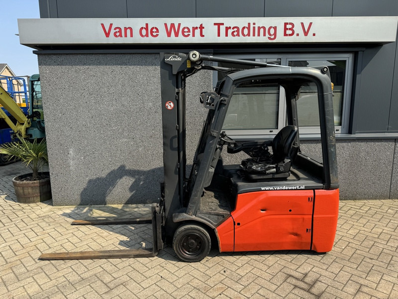 Linde Linde E16-01 Triplo 435 Freelift/Sideshift Elektrisch 2014 - Електронавантажувач: фото 1 Linde Linde E16-01 Triplo 435 Freelift/Sideshift Elektrisch 2014 - Електронавантажувач: фото 1