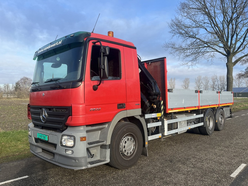 Mercedes-Benz ACTROS 2832 - Бортова вантажівка/ Платформа, Вантажівка з маніпулятором: фото 2 Mercedes-Benz ACTROS 2832 - Бортова вантажівка/ Платформа, Вантажівка з маніпулятором: фото 2