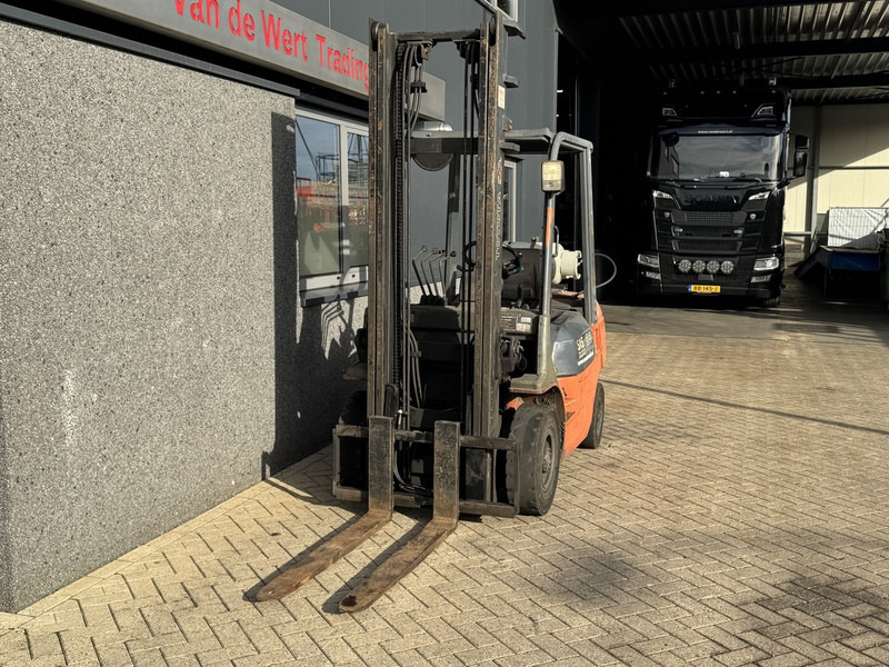 Toyota 42-7FGF25 duplo 400 3e / 4e Functie LPG 2001 - Газовий навантажувач: фото 3 Toyota 42-7FGF25 duplo 400 3e / 4e Functie LPG 2001 - Газовий навантажувач: фото 3