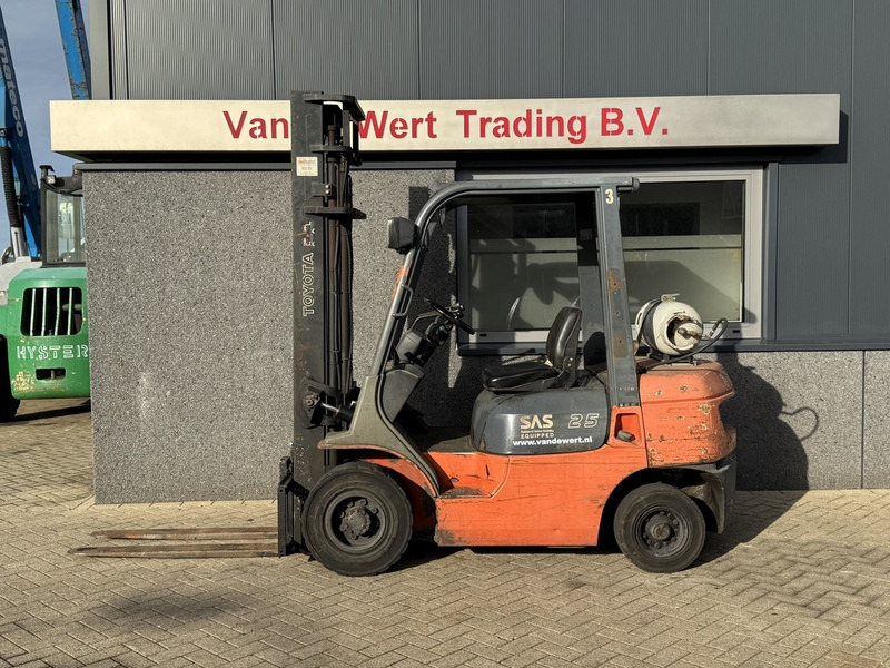 Toyota 42-7FGF25 duplo 400 3e / 4e Functie LPG 2001 - Газовий навантажувач: фото 1 Toyota 42-7FGF25 duplo 400 3e / 4e Functie LPG 2001 - Газовий навантажувач: фото 1