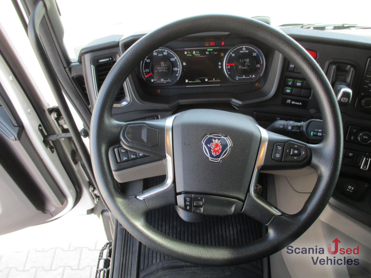 SCANIA P 320 B6x2*4LB / LBW / Lift-Lenkachse / 18 Pal. / - Для перевезення напоїв вантажівка: фото 2 SCANIA P 320 B6x2*4LB / LBW / Lift-Lenkachse / 18 Pal. / - Для перевезення напоїв вантажівка: фото 2