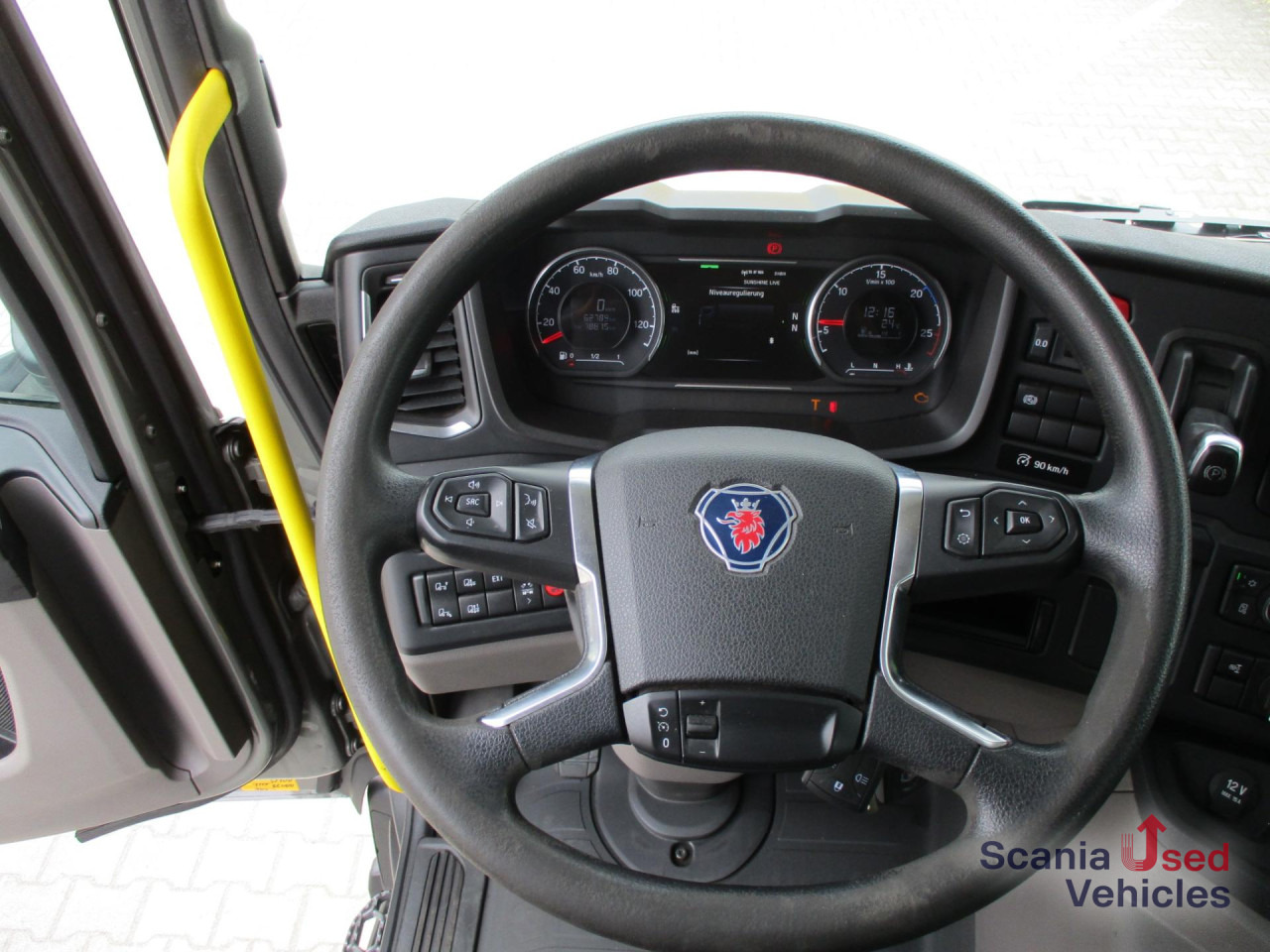 SCANIA P 370 B4x4HA Koffer mit Lbw. - Вантажівка з закритим кузовом: фото 3 SCANIA P 370 B4x4HA Koffer mit Lbw. - Вантажівка з закритим кузовом: фото 3