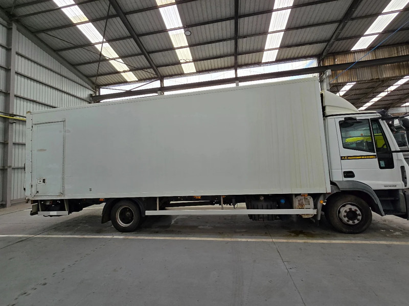 Iveco EuroCargo 120 E22 / MANUEL / EURO 5 / AIRCO - Вантажівка з закритим кузовом: фото 4 Iveco EuroCargo 120 E22 / MANUEL / EURO 5 / AIRCO - Вантажівка з закритим кузовом: фото 4
