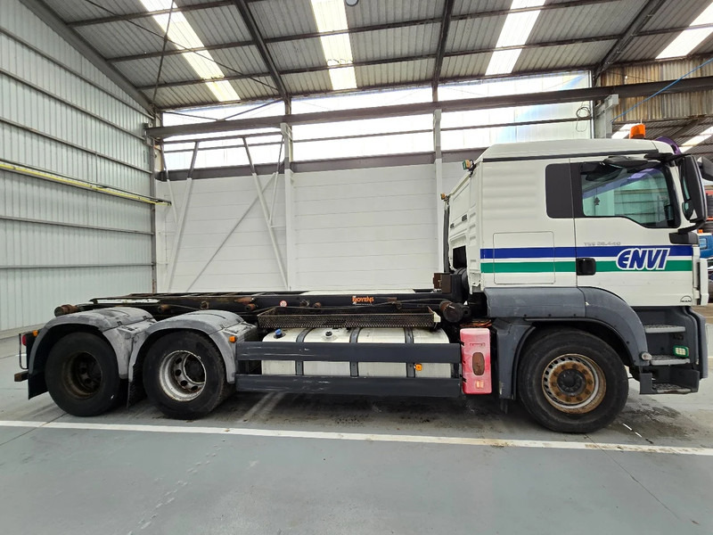 MAN TGS 28.440 6x2 / EURO 5 / AIRCO / LIFTAS / 10 roues - 10 tyres - Вантажівка шасі: фото 4 MAN TGS 28.440 6x2 / EURO 5 / AIRCO / LIFTAS / 10 roues - 10 tyres - Вантажівка шасі: фото 4