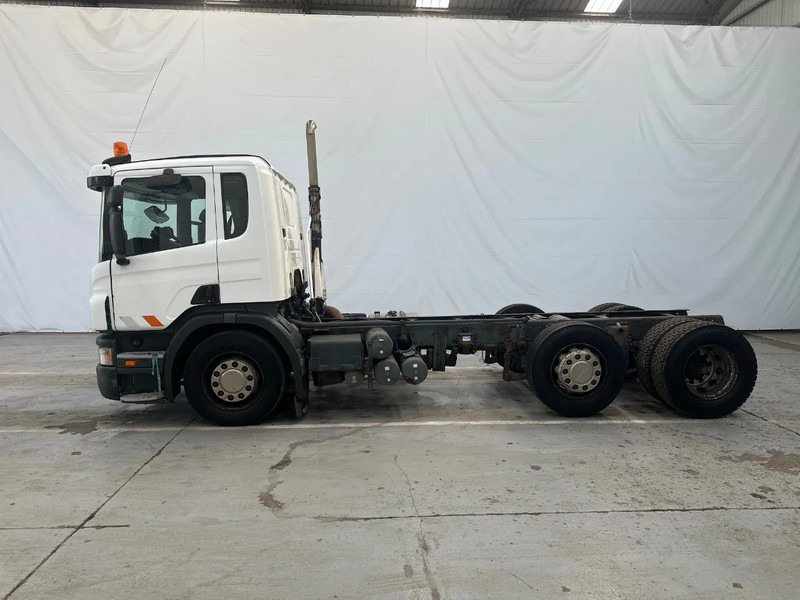 Scania P230 6X2 / Essieu relevable directionnel / Stuurbare liftas / Steerable lift axle / RETARDER / 481205 - Вантажівка шасі: фото 2 Scania P230 6X2 / Essieu relevable directionnel / Stuurbare liftas / Steerable lift axle / RETARDER / 481205 - Вантажівка шасі: фото 2