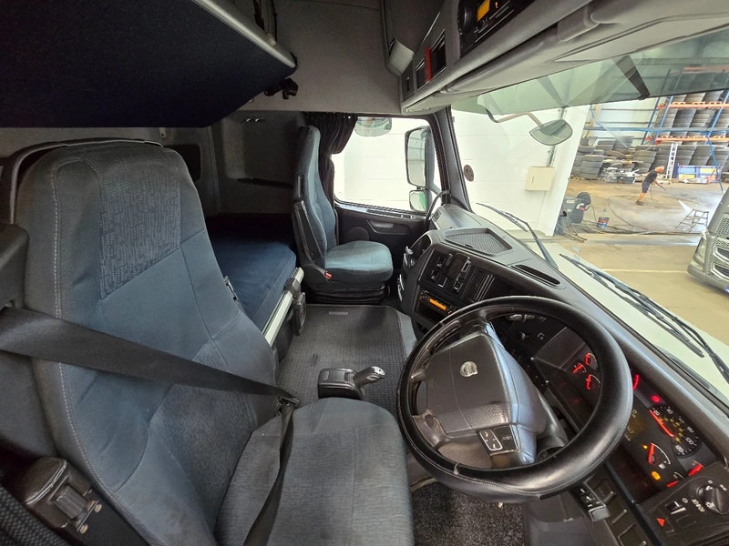 Тягач Volvo FH 13.460 6x2 / RHD / AIRCO / LIFTAS: фото 9