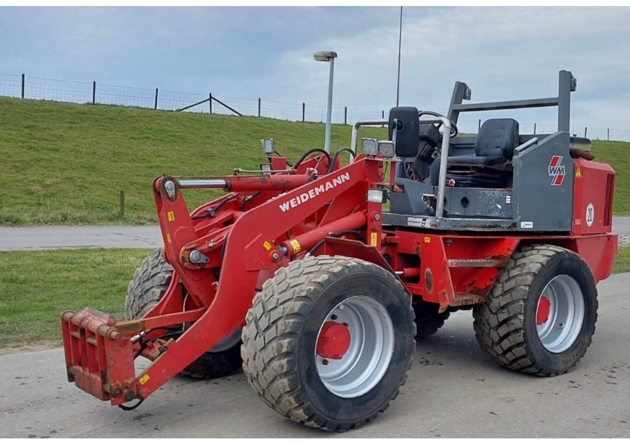 1996 WEIDEMANN 4002 SHOVEL - Колісний навантажувач: фото 1 1996 WEIDEMANN 4002 SHOVEL - Колісний навантажувач: фото 1