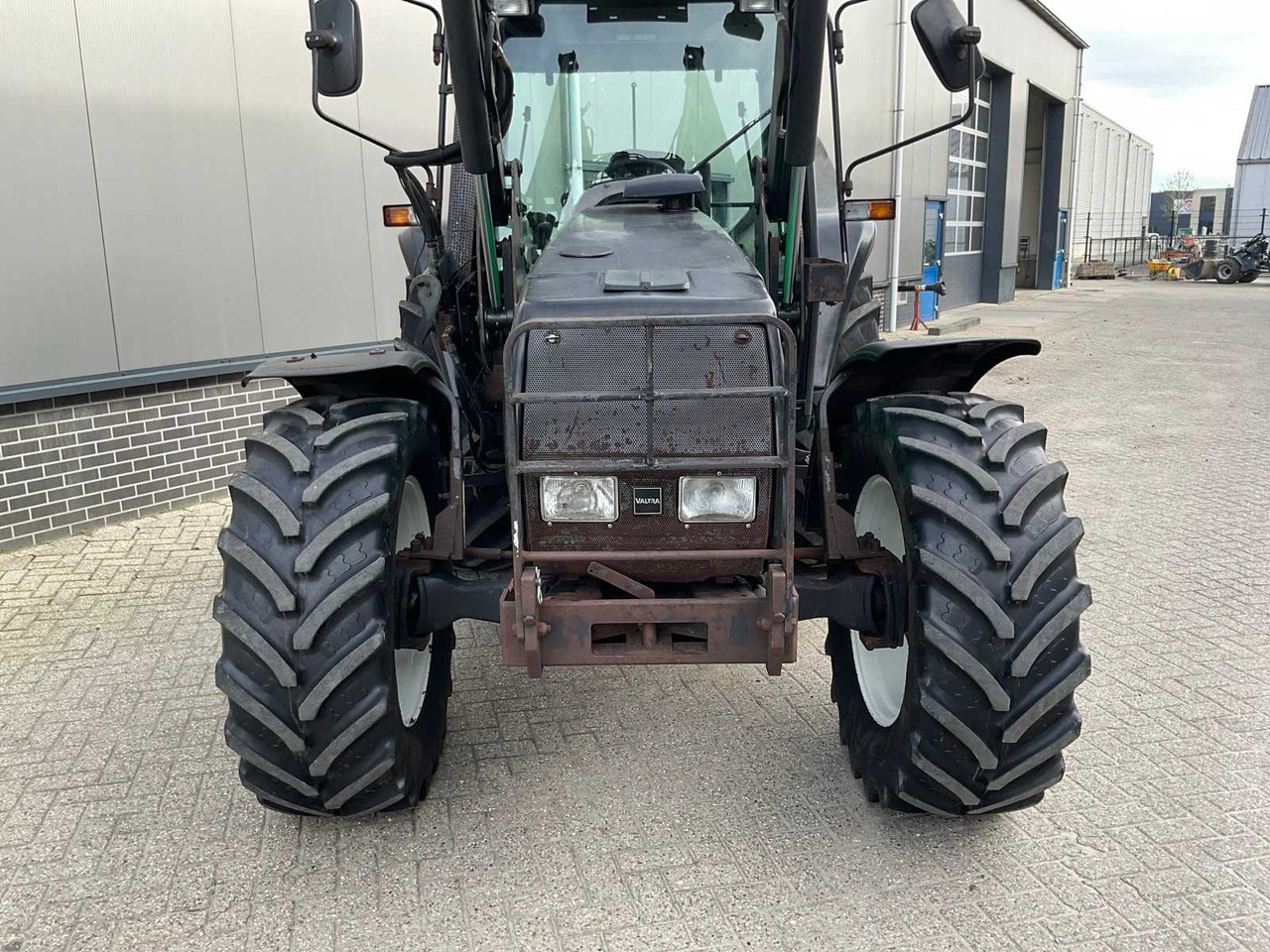 1999 VALTRA 6400 ALL-WHEEL DRIVE AGRICULTURAL TRACTOR - Трактор: фото 4 1999 VALTRA 6400 ALL-WHEEL DRIVE AGRICULTURAL TRACTOR - Трактор: фото 4