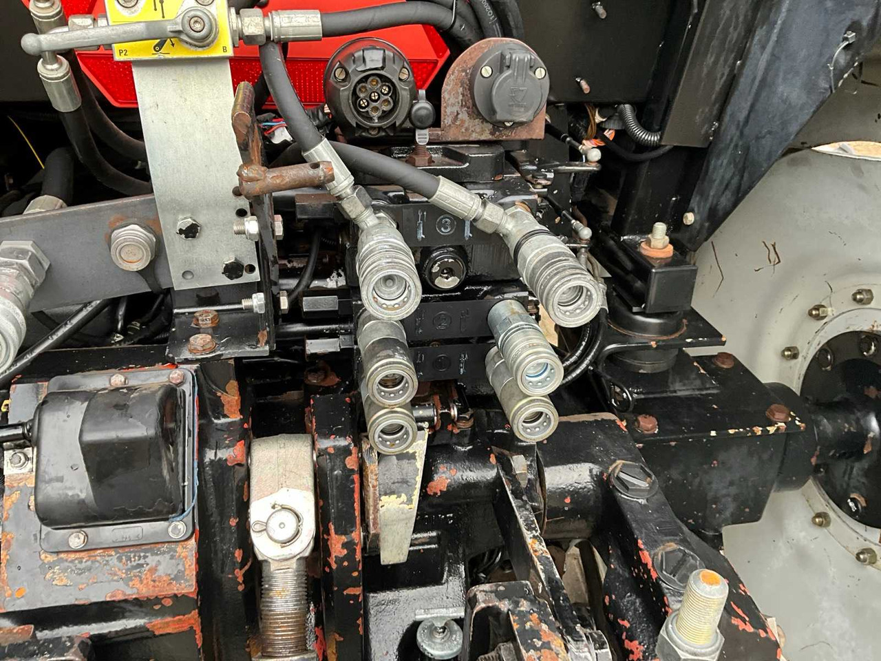 Трактор 2000 CASE IH MX100C ALL-WHEEL DRIVE FARM TRACTOR: фото 10 Трактор 2000 CASE IH MX100C ALL-WHEEL DRIVE FARM TRACTOR: фото 10