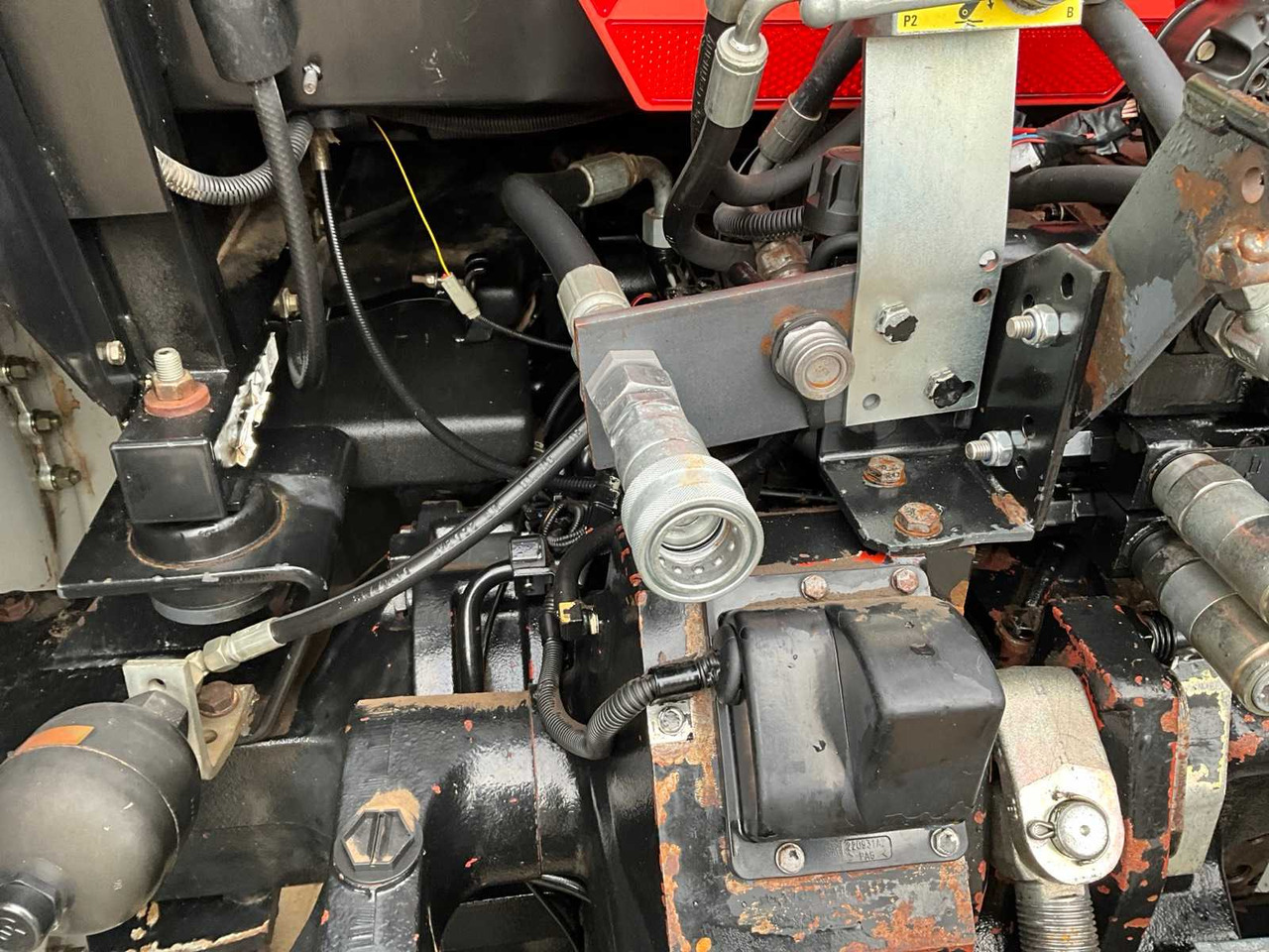 Трактор 2000 CASE IH MX100C ALL-WHEEL DRIVE FARM TRACTOR: фото 12 Трактор 2000 CASE IH MX100C ALL-WHEEL DRIVE FARM TRACTOR: фото 12