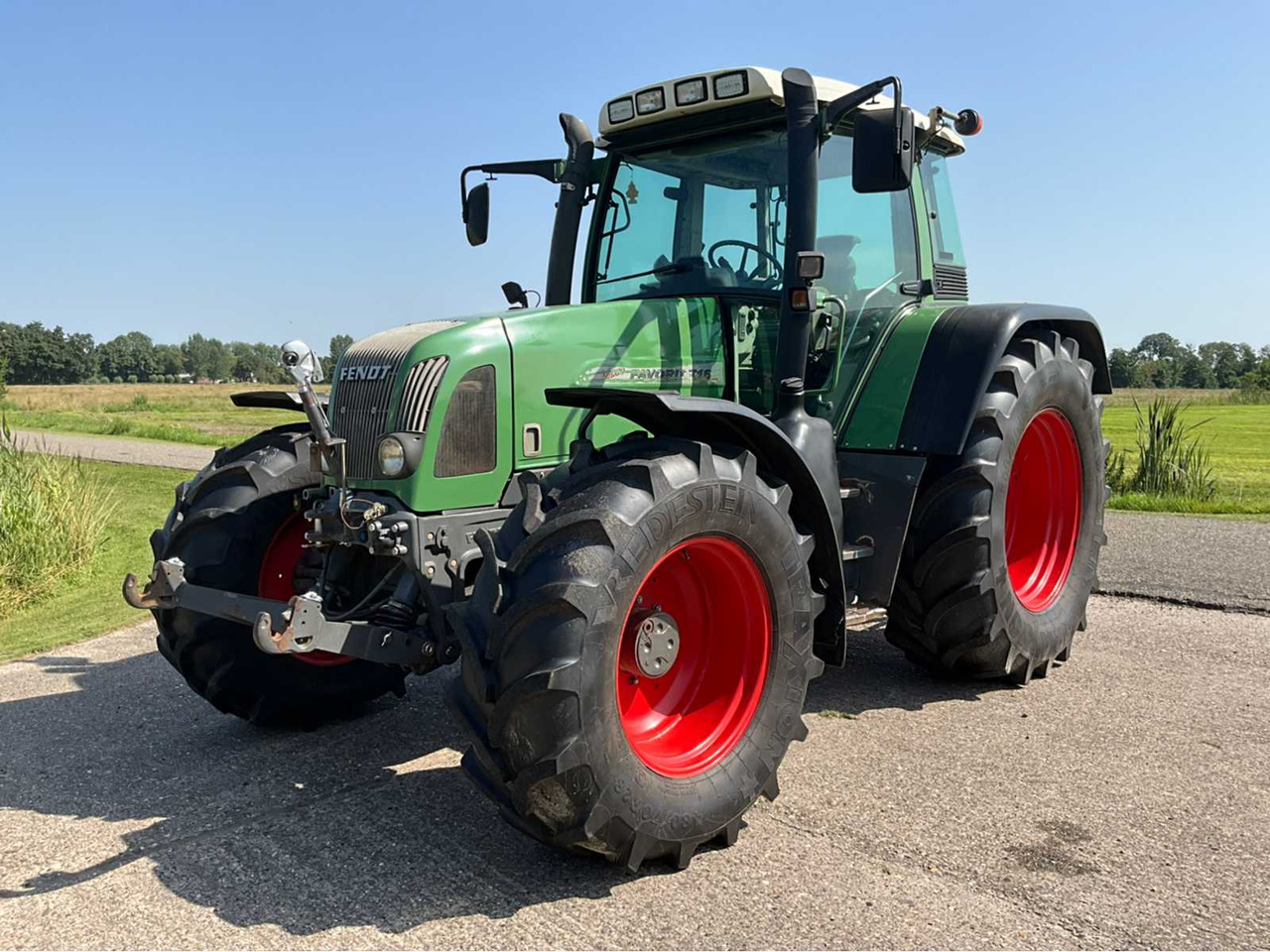 2001 FENDT FAVORIT 716 VARIO ALL-WHEEL DRIVE FARM TRACTOR - Трактор: фото 2 2001 FENDT FAVORIT 716 VARIO ALL-WHEEL DRIVE FARM TRACTOR - Трактор: фото 2