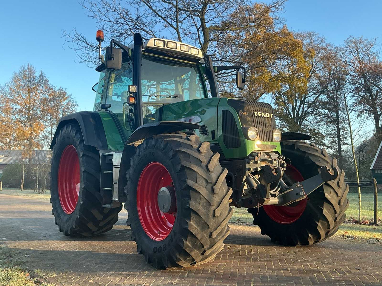 2004 FENDT 818 VARIO TMS ALL-WHEEL DRIVE FARM TRACTOR - Трактор: фото 2 2004 FENDT 818 VARIO TMS ALL-WHEEL DRIVE FARM TRACTOR - Трактор: фото 2