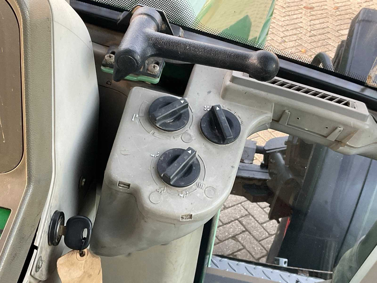 Трактор 2004 FENDT 916 VARIO TMS ALL-WHEEL DRIVE AGRICULTURAL TRACTOR: фото 41 Трактор 2004 FENDT 916 VARIO TMS ALL-WHEEL DRIVE AGRICULTURAL TRACTOR: фото 41