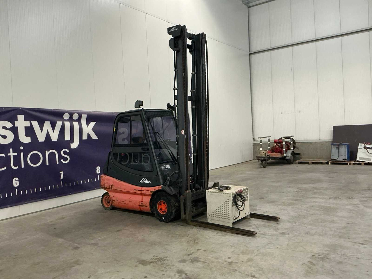 2004 LINDE E25-02 FORKLIFT - Навантажувач вилковий: фото 3 2004 LINDE E25-02 FORKLIFT - Навантажувач вилковий: фото 3