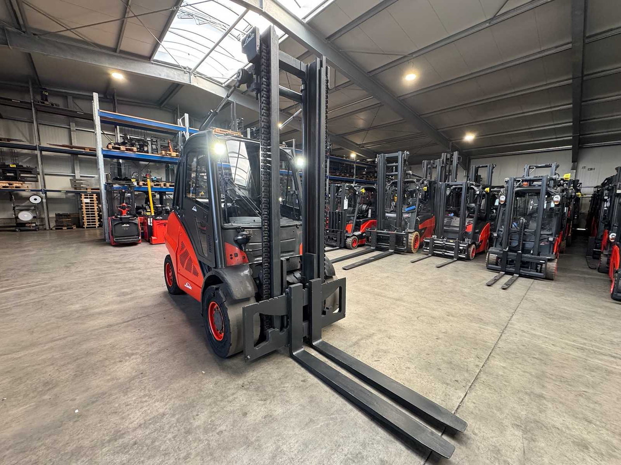 2011 LINDE H50D 5,000KG 3RD VALVE CAB DIESEL FORKLIFT VW ENGINE FORKLIFT - Навантажувач вилковий: фото 4 2011 LINDE H50D 5,000KG 3RD VALVE CAB DIESEL FORKLIFT VW ENGINE FORKLIFT - Навантажувач вилковий: фото 4