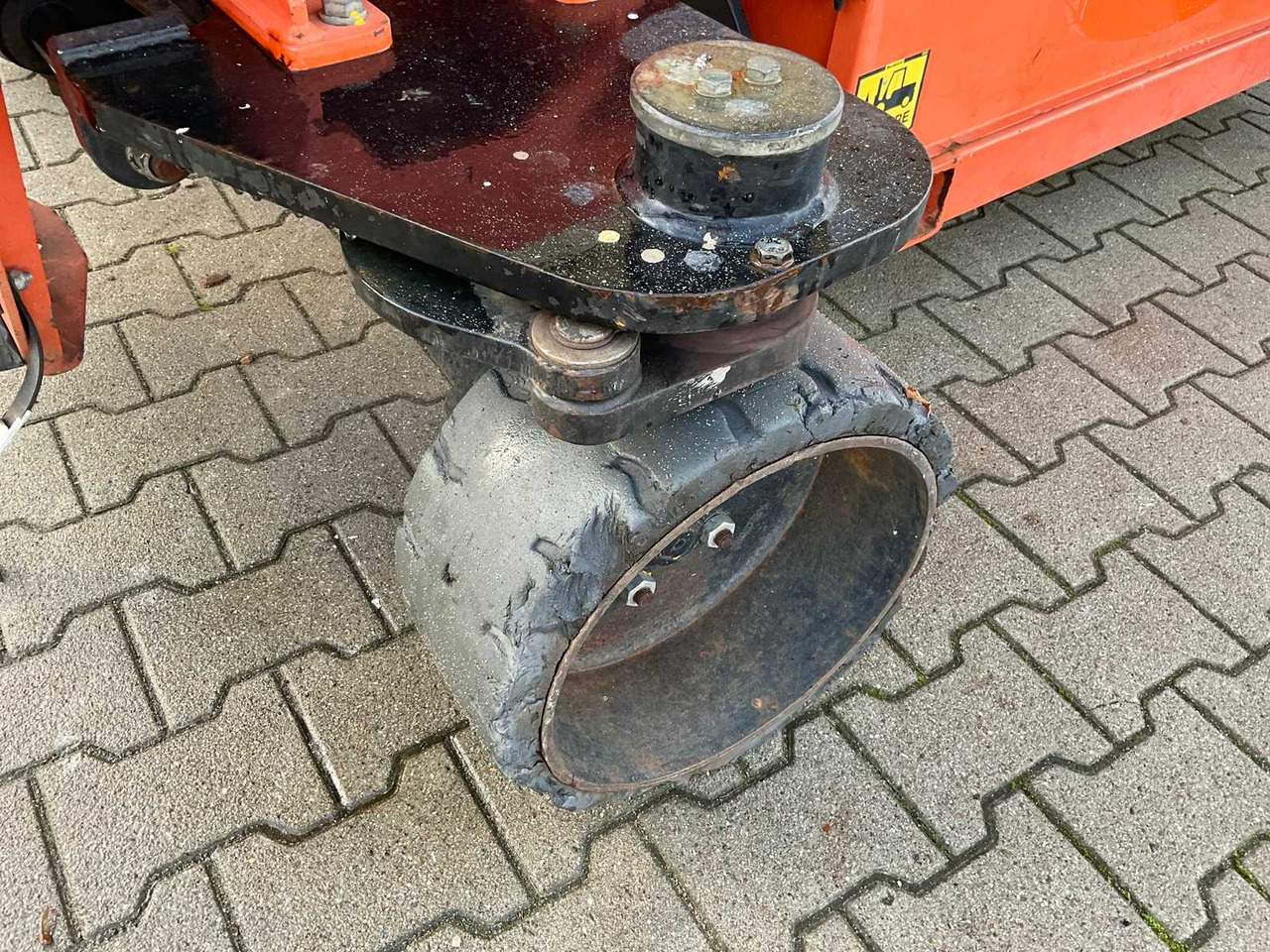 Підйомник 2013 HOLLAND LIFT HL-11816 AERIAL PLATFORM: фото 15