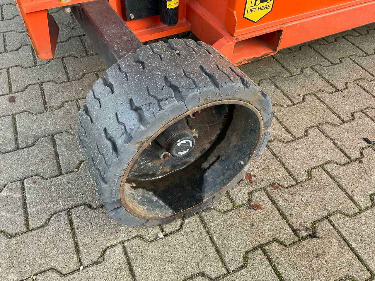 Підйомник 2013 HOLLAND LIFT HL-11816 AERIAL PLATFORM: фото 13