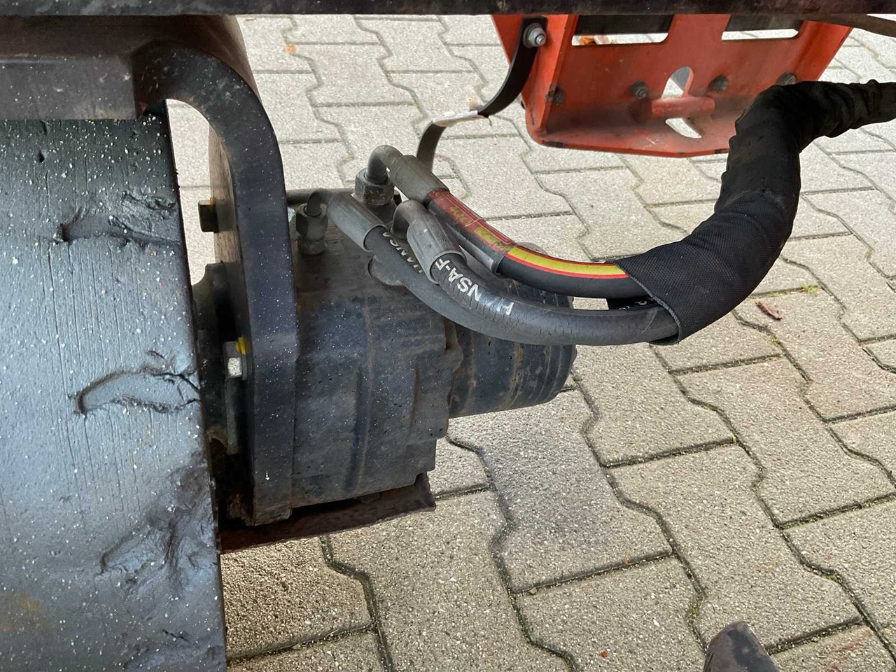 Підйомник 2013 HOLLAND LIFT HL-11816 AERIAL PLATFORM: фото 20