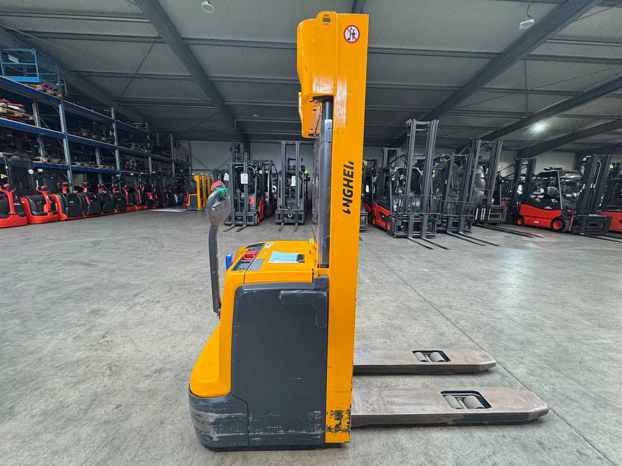 2015 JUNGHEINRICH EJC220 2,000KG STACKER PALLET TRUCK ANT FREE LIFT - Навантажувач вилковий: фото 3 2015 JUNGHEINRICH EJC220 2,000KG STACKER PALLET TRUCK ANT FREE LIFT - Навантажувач вилковий: фото 3