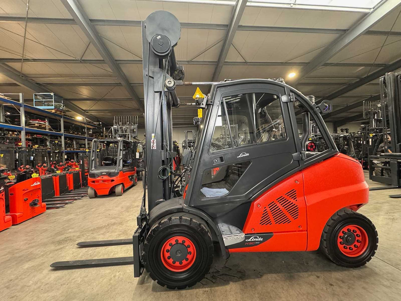 2015 SERVICE + UVV 10/2026 LINDE H50D TRIPLEX 666CM 3RD+4TH+5TH VALVE CAB DIESEL FORKLIFT - Навантажувач вилковий: фото 2 2015 SERVICE + UVV 10/2026 LINDE H50D TRIPLEX 666CM 3RD+4TH+5TH VALVE CAB DIESEL FORKLIFT - Навантажувач вилковий: фото 2
