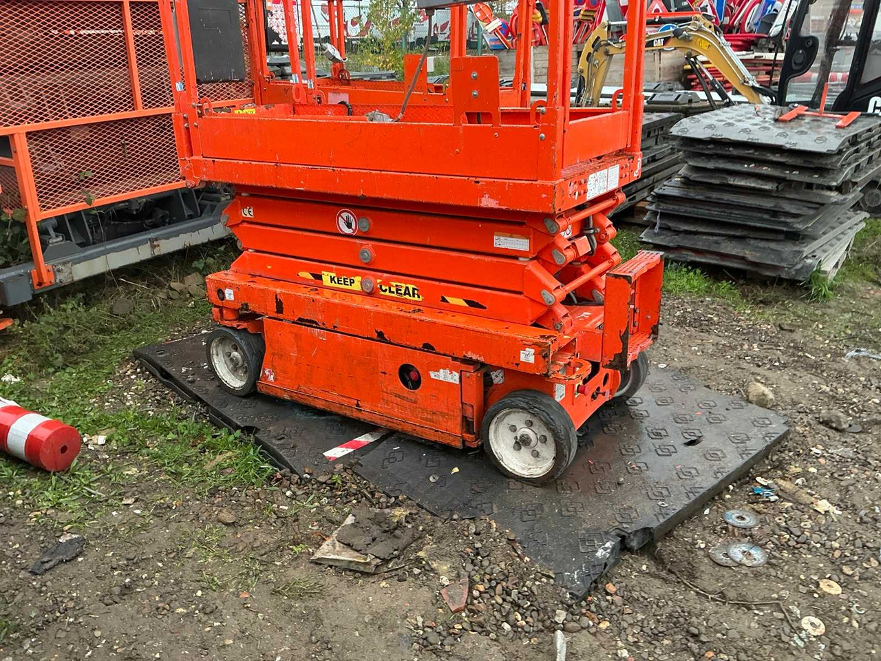 2016 SKYJACK SCISSOR LIFT - Підйомник: фото 4 2016 SKYJACK SCISSOR LIFT - Підйомник: фото 4