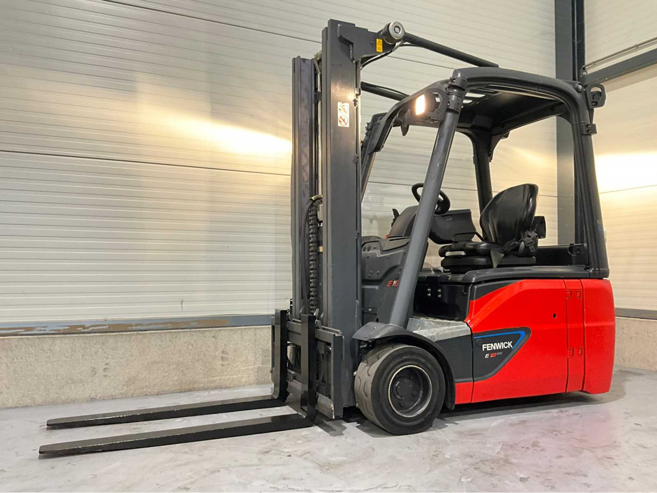 2017 LINDE E18-02 1800KG LI-ION 4171HOUR FORKLIFT - Навантажувач вилковий: фото 1 2017 LINDE E18-02 1800KG LI-ION 4171HOUR FORKLIFT - Навантажувач вилковий: фото 1