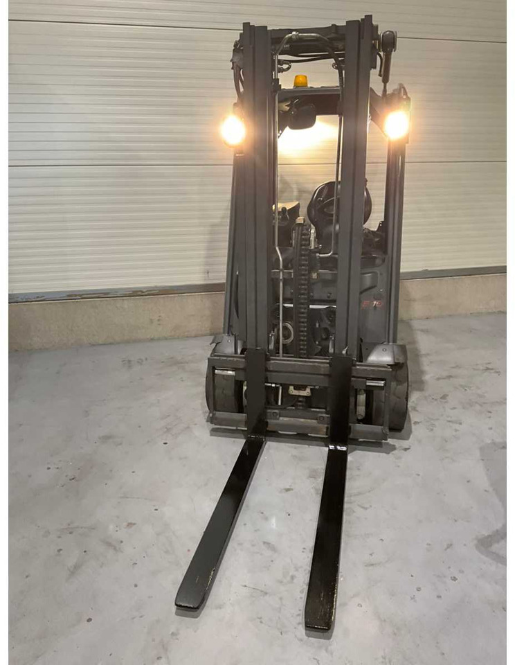 2017 LINDE E18-02 1800KG LI-ION 4171HOUR FORKLIFT - Навантажувач вилковий: фото 5 2017 LINDE E18-02 1800KG LI-ION 4171HOUR FORKLIFT - Навантажувач вилковий: фото 5