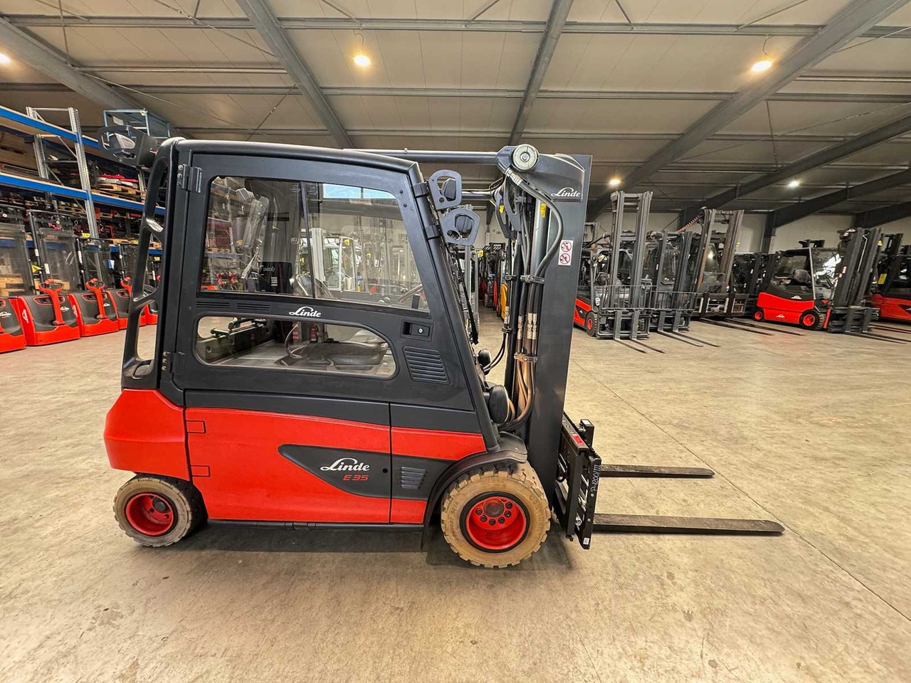 Навантажувач вилковий 2017 SERVICE + UVV 10/2026 LINDE E35L 3.500KG EVO TRIPLEX 3.+4.: фото 10 Навантажувач вилковий 2017 SERVICE + UVV 10/2026 LINDE E35L 3.500KG EVO TRIPLEX 3.+4.: фото 10