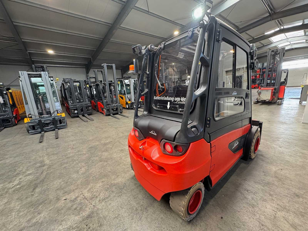 Навантажувач вилковий 2017 SERVICE + UVV 10/2026 LINDE E35L 3.500KG EVO TRIPLEX 3.+4.: фото 11 Навантажувач вилковий 2017 SERVICE + UVV 10/2026 LINDE E35L 3.500KG EVO TRIPLEX 3.+4.: фото 11