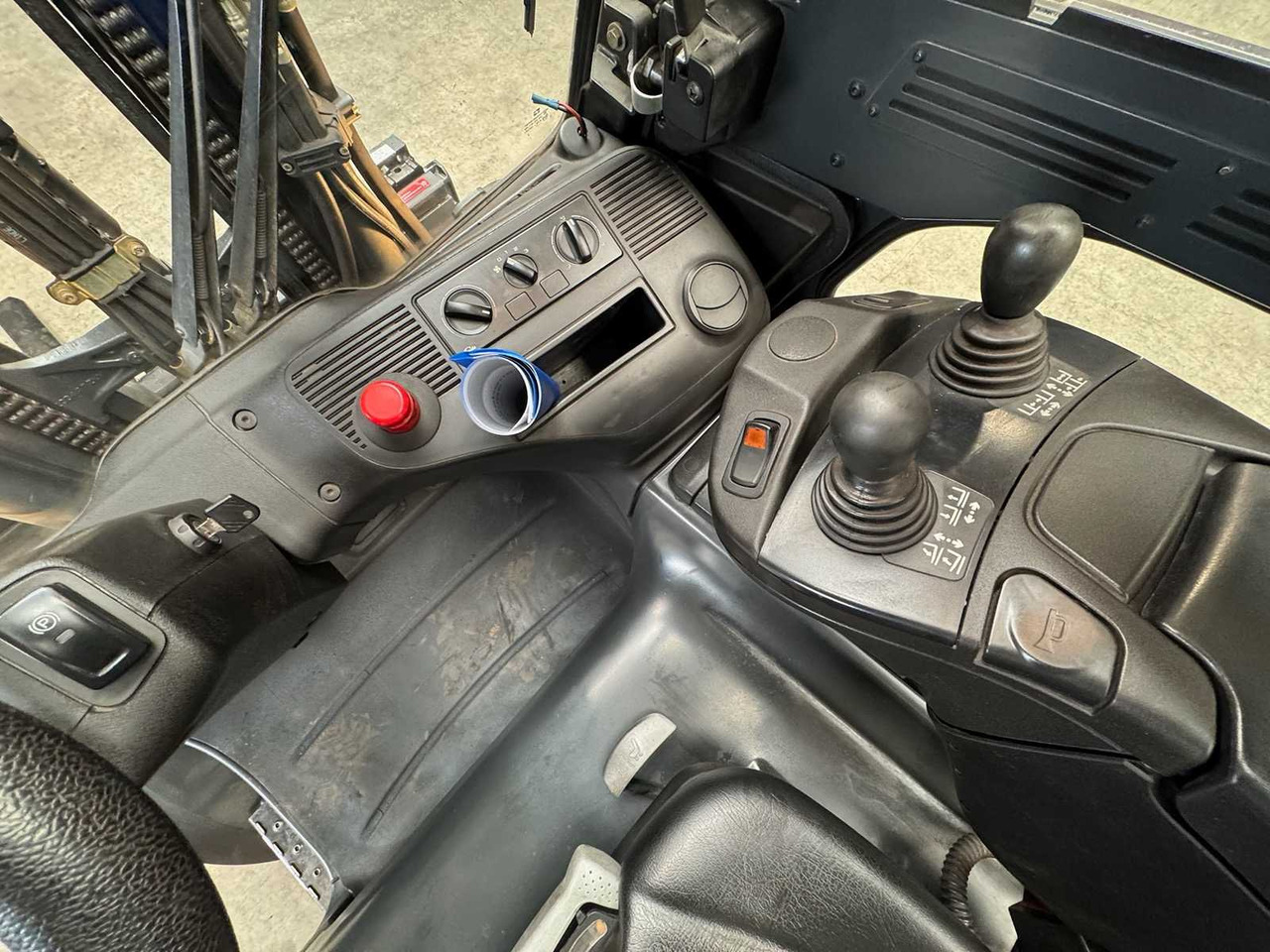 Навантажувач вилковий 2017 SERVICE + UVV 10/2026 LINDE E35L 3.500KG EVO TRIPLEX 3.+4.: фото 17 Навантажувач вилковий 2017 SERVICE + UVV 10/2026 LINDE E35L 3.500KG EVO TRIPLEX 3.+4.: фото 17