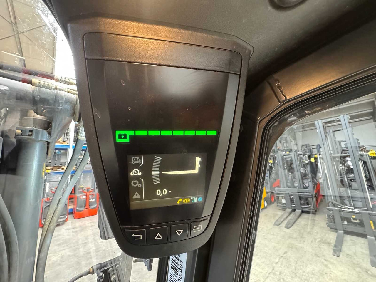 Навантажувач вилковий 2017 SERVICE + UVV 10/2026 LINDE E35L 3.500KG EVO TRIPLEX 3.+4.: фото 19 Навантажувач вилковий 2017 SERVICE + UVV 10/2026 LINDE E35L 3.500KG EVO TRIPLEX 3.+4.: фото 19