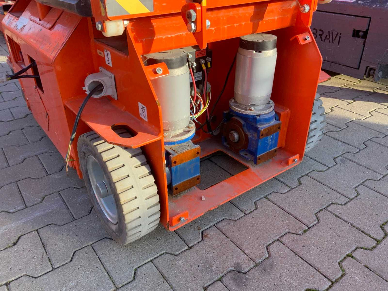 2019 BRAVIISOL LEONARDO LUI MINI HD AERIAL PLATFORM / PASSENGER LIFT - Підйомник: фото 4 2019 BRAVIISOL LEONARDO LUI MINI HD AERIAL PLATFORM / PASSENGER LIFT - Підйомник: фото 4