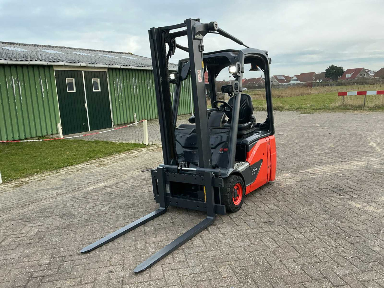 2019 LINDE E15-02 FORKLIFT - Навантажувач вилковий: фото 2 2019 LINDE E15-02 FORKLIFT - Навантажувач вилковий: фото 2