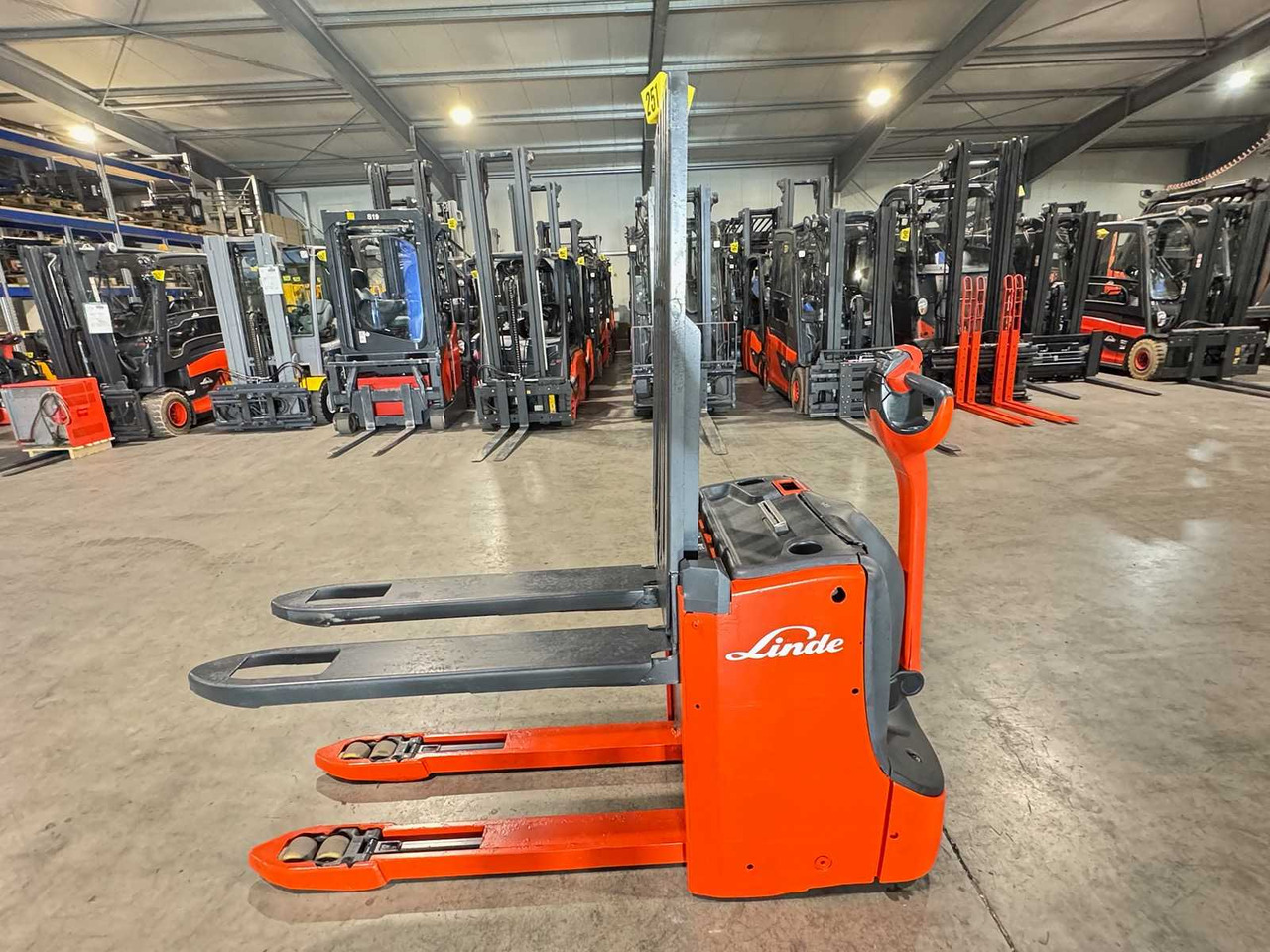 2020 LINDE T16L PALLET TRUCK ANT STACKER INITIAL STROKE 1,423 HOURS - Навантажувач вилковий: фото 2 2020 LINDE T16L PALLET TRUCK ANT STACKER INITIAL STROKE 1,423 HOURS - Навантажувач вилковий: фото 2