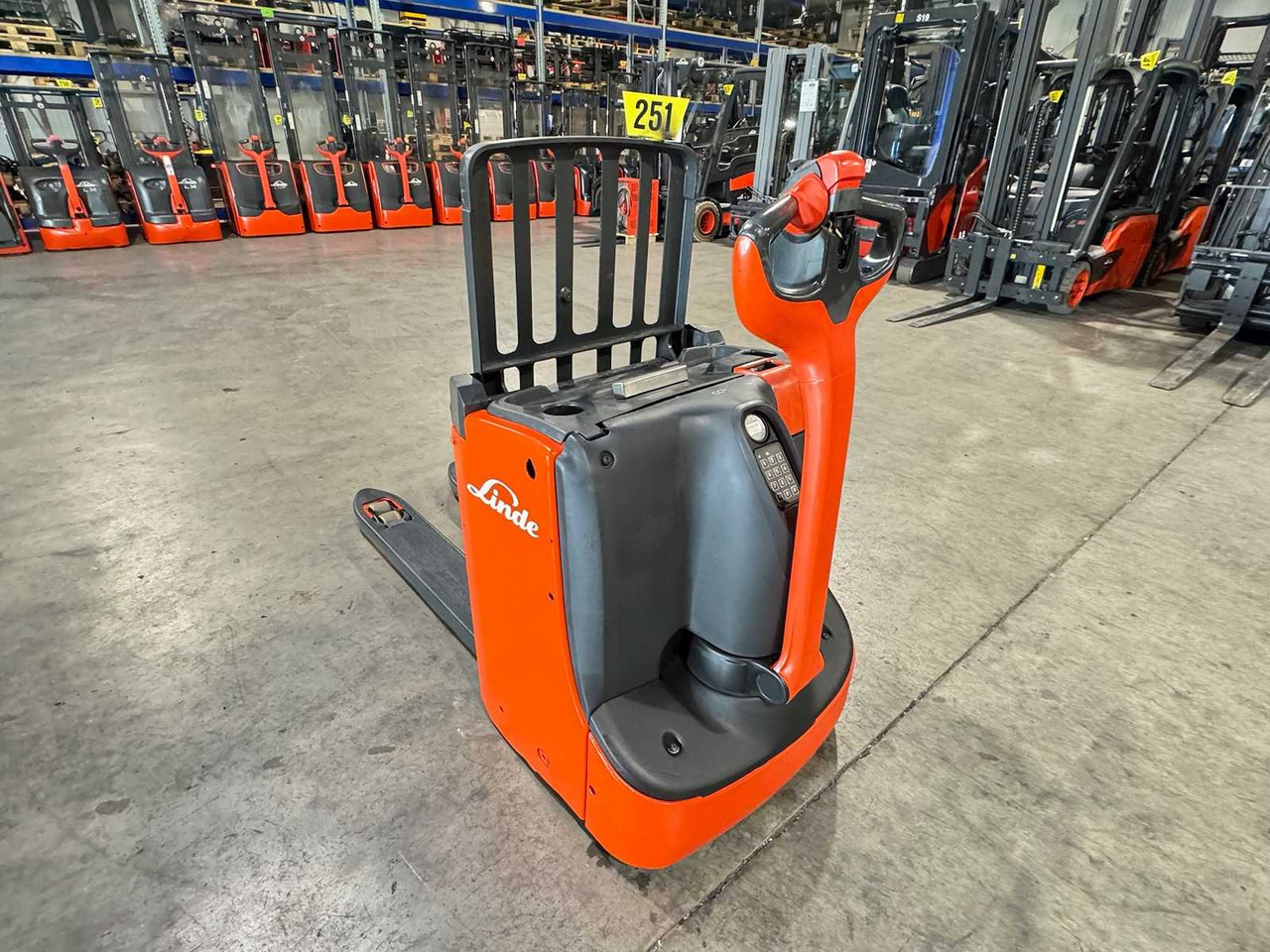 2020 LINDE T16L PALLET TRUCK ANT STACKER INITIAL STROKE 1,423 HOURS - Навантажувач вилковий: фото 5 2020 LINDE T16L PALLET TRUCK ANT STACKER INITIAL STROKE 1,423 HOURS - Навантажувач вилковий: фото 5