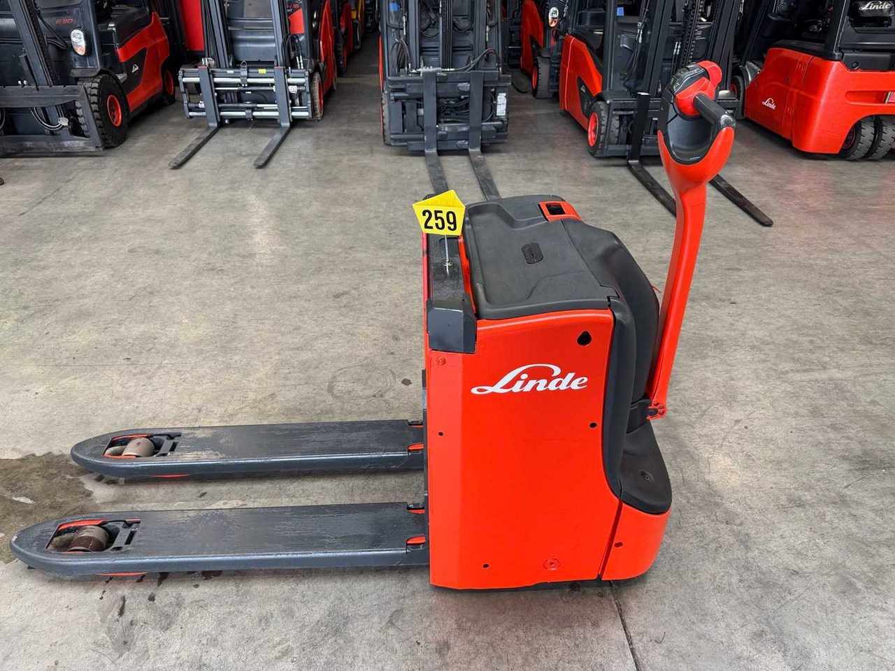 2021 LINDE T16L PALLET TRUCK ANT STACKER INITIAL STROKE 1,675 HOURS - Навантажувач вилковий: фото 2 2021 LINDE T16L PALLET TRUCK ANT STACKER INITIAL STROKE 1,675 HOURS - Навантажувач вилковий: фото 2