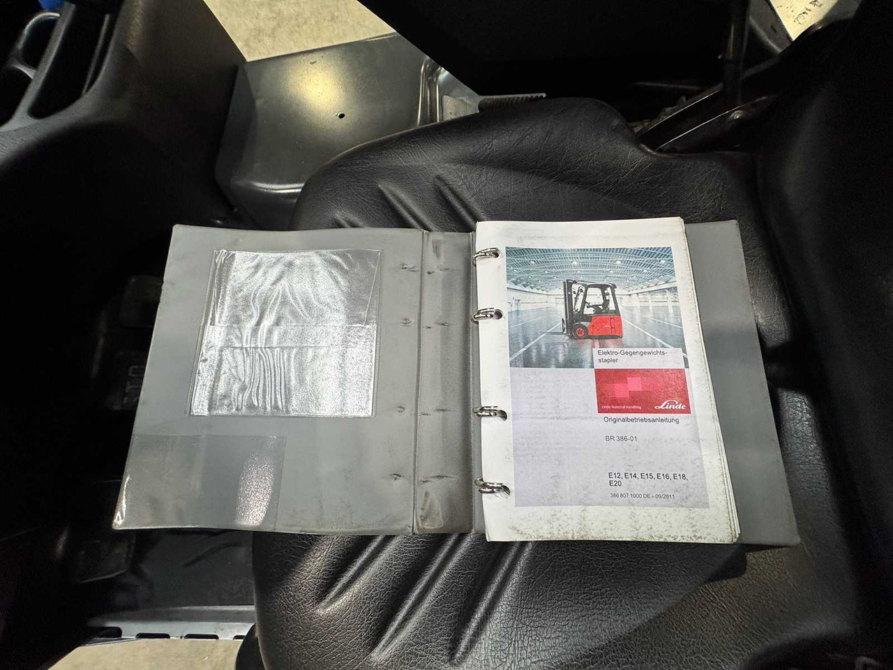 Навантажувач вилковий 40/2023 SERVICE + UVV 09/2026 LINDE E16 1,600KG TRIPLEX ELECTRIC FORKLIFT 12,719 HOURS: фото 15