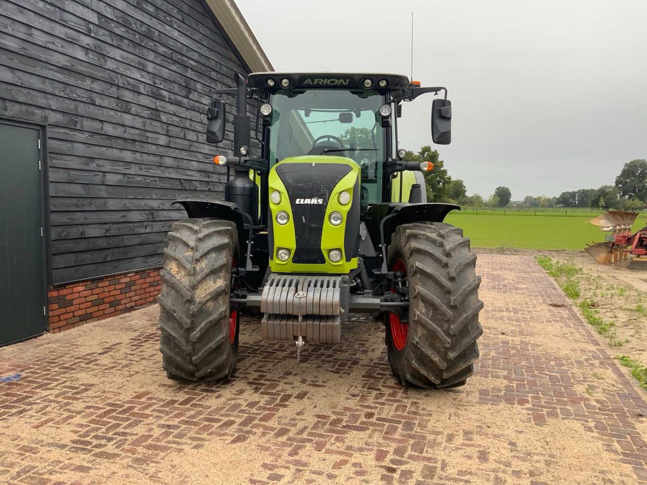Claas Arion 650 - Трактор: фото 3 Claas Arion 650 - Трактор: фото 3