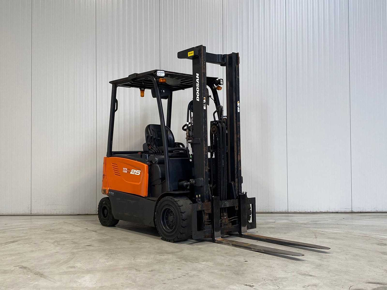 DOOSAN - 2016 - B25X-7 - FORKLIFT - Навантажувач вилковий: фото 1 DOOSAN - 2016 - B25X-7 - FORKLIFT - Навантажувач вилковий: фото 1