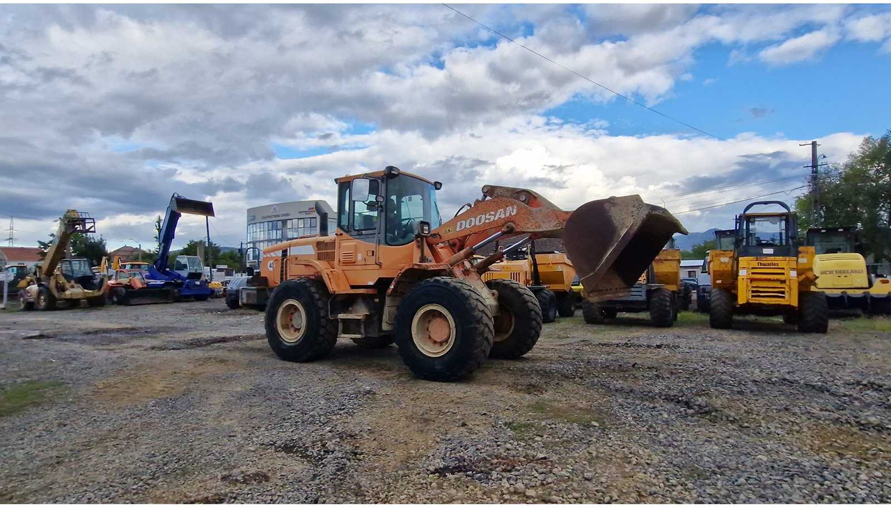 DOOSAN DL200 - Колісний навантажувач: фото 4 DOOSAN DL200 - Колісний навантажувач: фото 4