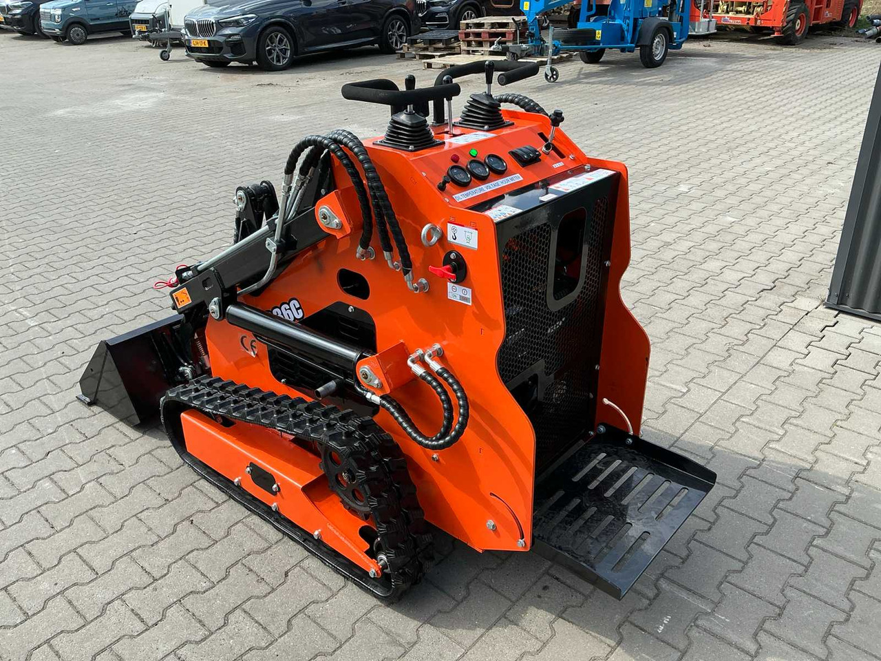 EGN EG36C MINI LOADER / SKID STEER LOADER ON TRACKS - Гусеничний міні-навантажувач: фото 5 EGN EG36C MINI LOADER / SKID STEER LOADER ON TRACKS - Гусеничний міні-навантажувач: фото 5