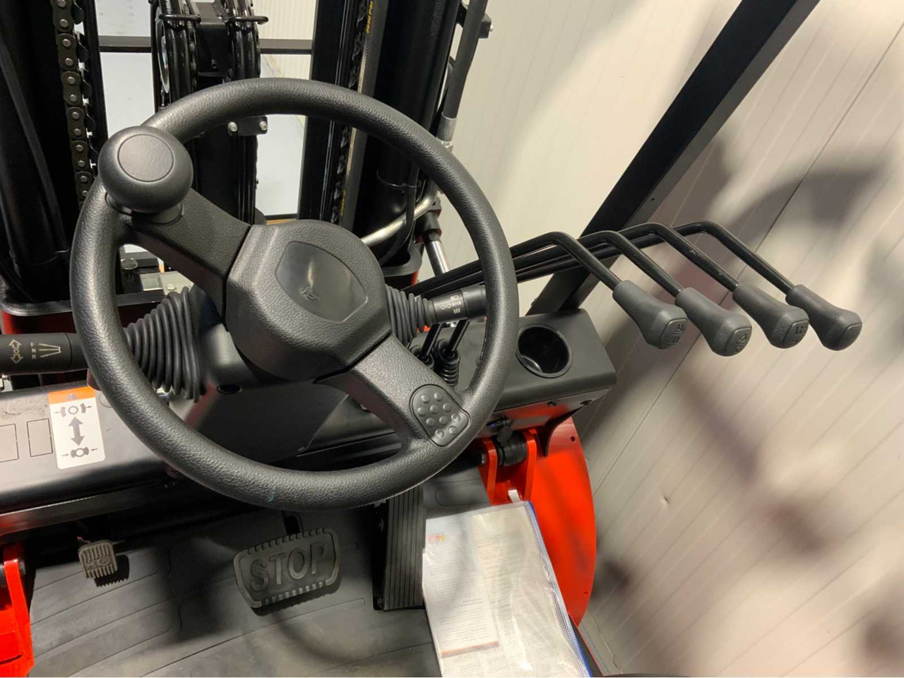 Навантажувач вилковий EP 3500KG LIFTING CAPACITY- 4.8 METER PLYWOOD, FREE-LIFT, SIDE-SHIFT FORKLIFT: фото 10 Навантажувач вилковий EP 3500KG LIFTING CAPACITY- 4.8 METER PLYWOOD, FREE-LIFT, SIDE-SHIFT FORKLIFT: фото 10