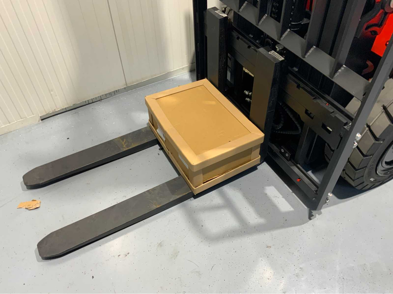 Навантажувач вилковий EP 3500KG LIFTING CAPACITY- 4.8 METER PLYWOOD, FREE-LIFT, SIDE-SHIFT FORKLIFT: фото 9 Навантажувач вилковий EP 3500KG LIFTING CAPACITY- 4.8 METER PLYWOOD, FREE-LIFT, SIDE-SHIFT FORKLIFT: фото 9