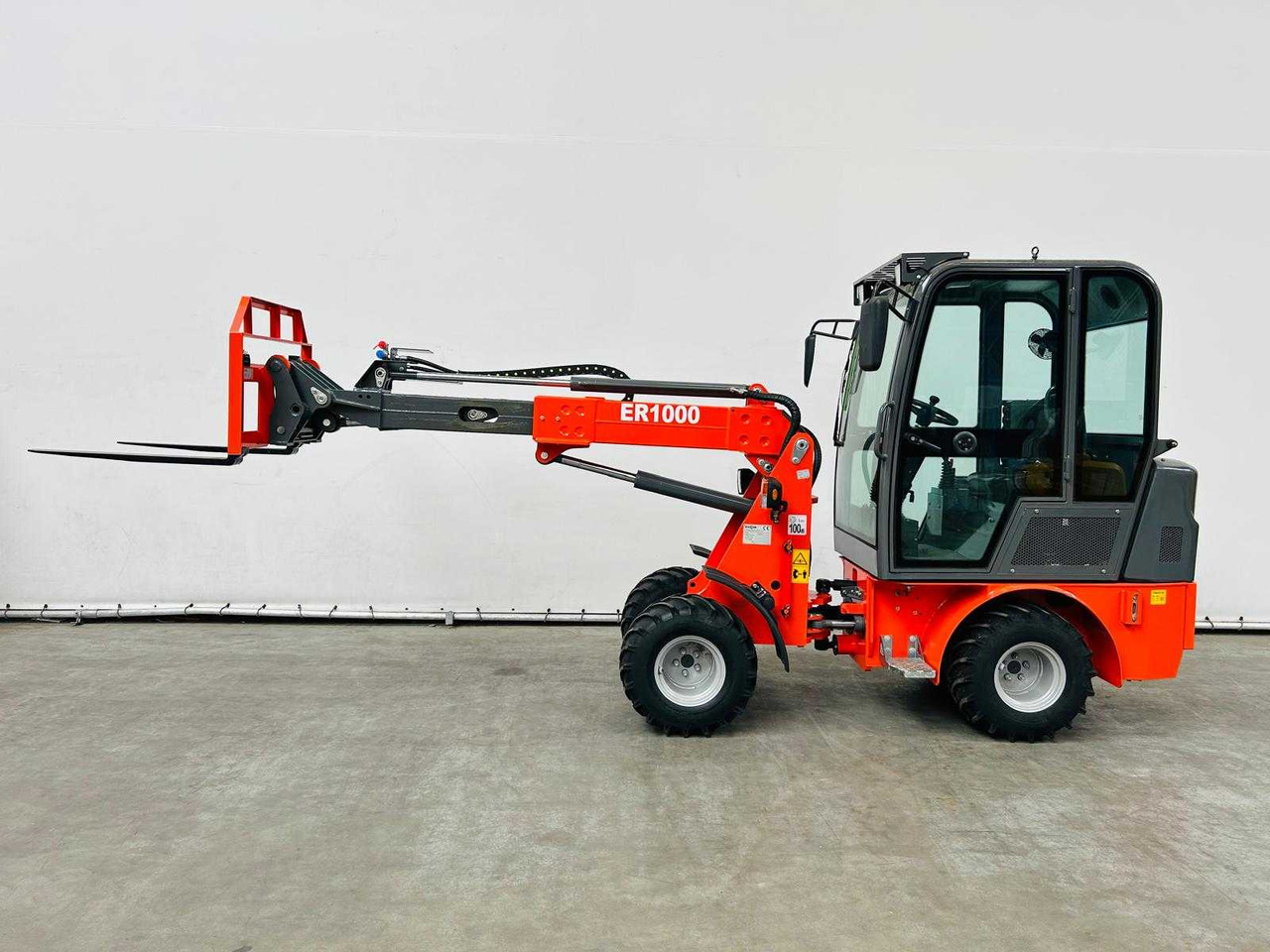 EVERUN - 2025 - ER1000 - TELESCOPIC ARTICULATED WHEEL LOADER KUBOTA EURO5 - Колісний навантажувач: фото 4 EVERUN - 2025 - ER1000 - TELESCOPIC ARTICULATED WHEEL LOADER KUBOTA EURO5 - Колісний навантажувач: фото 4